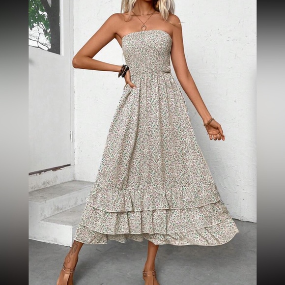 Boho floral print ruffle hem strapless maxi dress - Picture 2 of 6